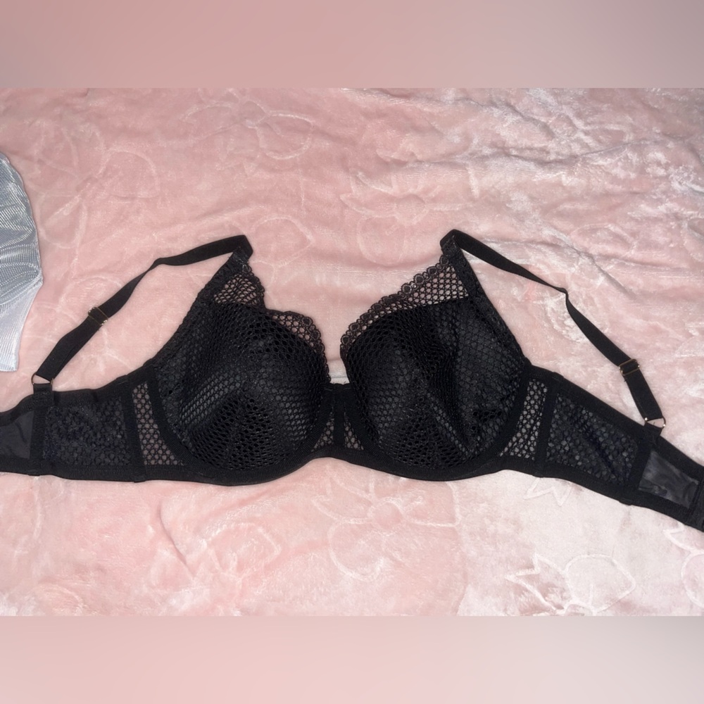 Victoria’s Secret Black Fishnet Bra Size 36DD